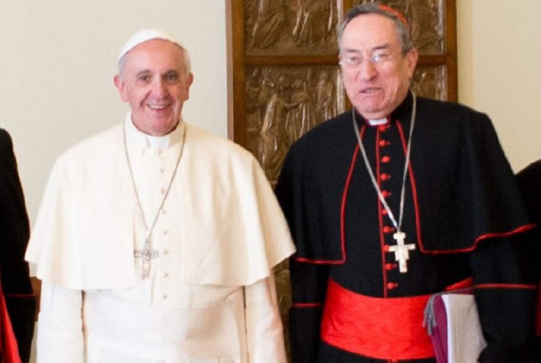 Perfilan al cardenal Oscar Andrés Rodríguez para juez de Justicia y Caridad en el Vaticano