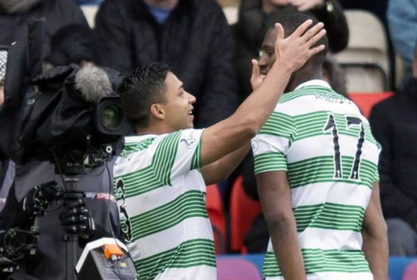 Insólita lesión de Emilio Izaguirre en el festejo de un gol del Celtic