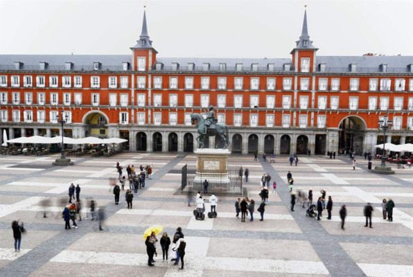 Los 400 años de la Plaza Mayor de Madrid en imágenes