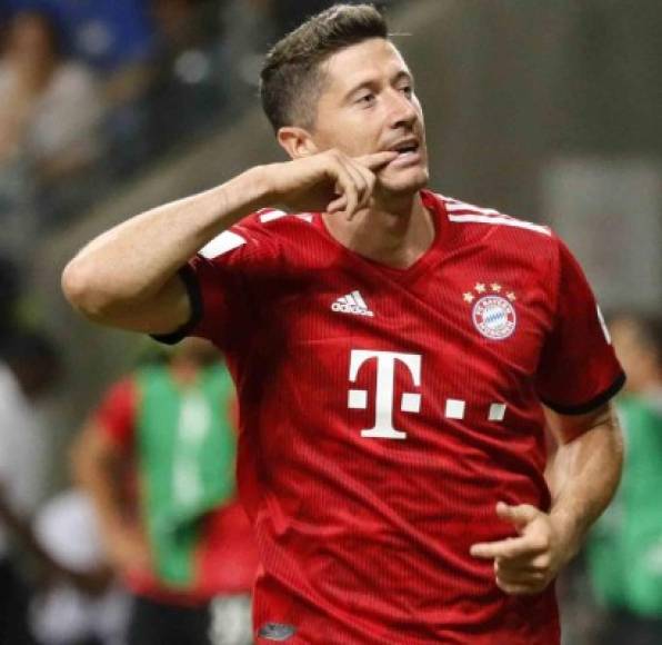 l Bayern de Múnich se resiste a la marcha de Lewandowski. De hecho, ha hecho todo lo posible para que el delantero continúe la temporada que viene en el club alemán. 'Al único que no tenemos dominado es a su agente, pero no le hemos dado ninguna oportunidad de hablar', ha desvelado ahora el presidente, Uli Hoeness.