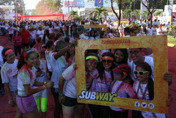 Colorun: Un éxito el día más colorido del año en Honduras