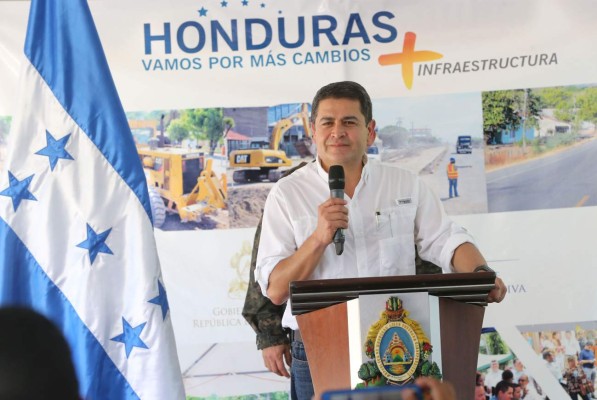 Presidente de Honduras viaja a Cuba a Cumbre regional