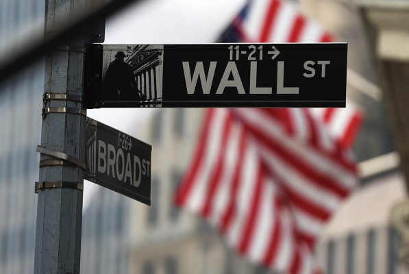 Wall Street cierra con ganancias en sus indicadores