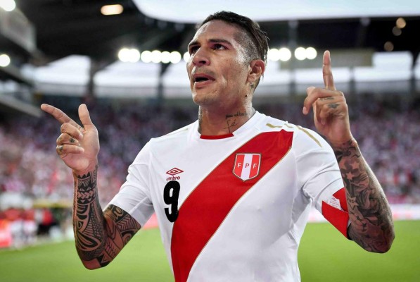 Video: Paolo Guerrero regresa con doblete en goleada de Perú