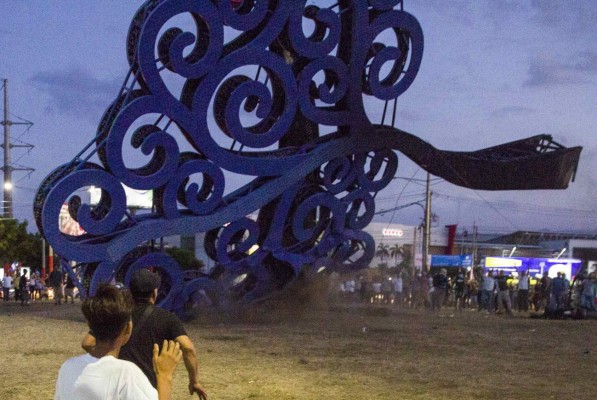 El esotérico significado de los 'árboles de la vida' de Ortega en Nicaragua