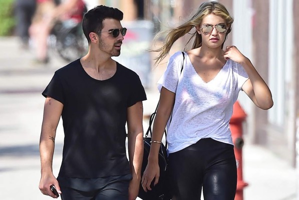 Joe Jonas sale con la exnovia de su hermano Nick