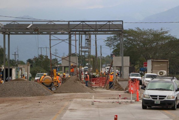 Paran construcción de casetas de peaje en Corredor Turístico