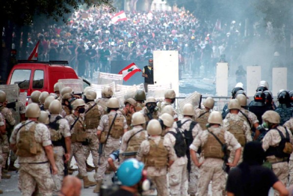 La violencia estalla en Beirut con 200 heridos y un muerto