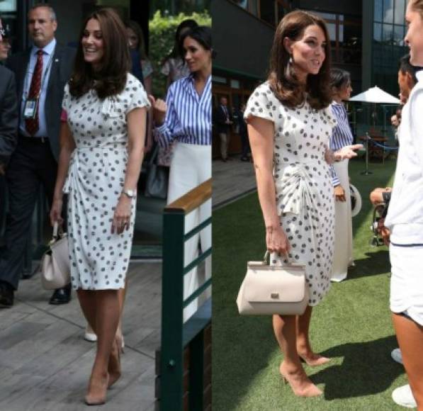 Para el evento Kate Middleton lució un bonito vestido de lunares blancos de la diseñadora Jenny Packham.