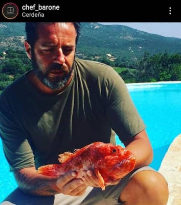 “No hay alimentos caros pero sí alimentos saludables, alimentos orgánicos y naturales: pescado, pollo, ternera, huevos, aguacate y arroz negro', comenzó señalando el exchef de CR7 sobre la dieta del astro portugués.