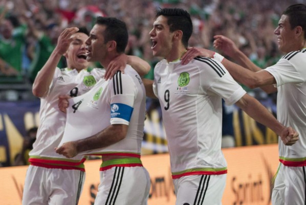 México vence con autoridad a Uruguay en la Copa América