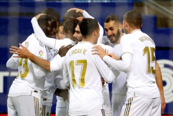Exhibición del Real Madrid goleando al Eibar para dar un golpe en la mesa