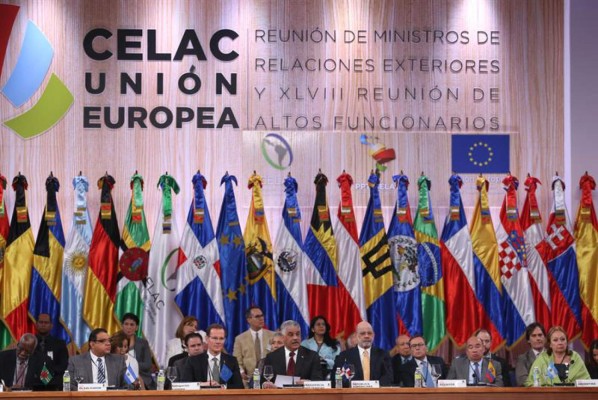 Llegan varios cancilleres para la reunión de la UE y la Celac