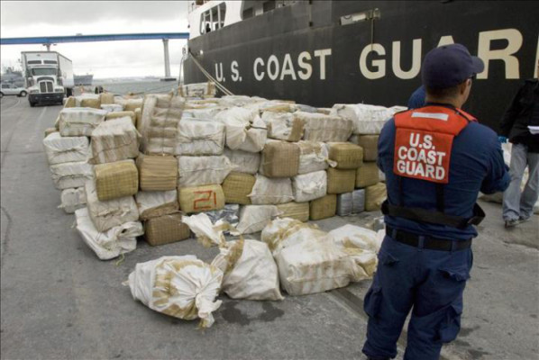 Decomisan $16 millones en droga cerca de Colombia