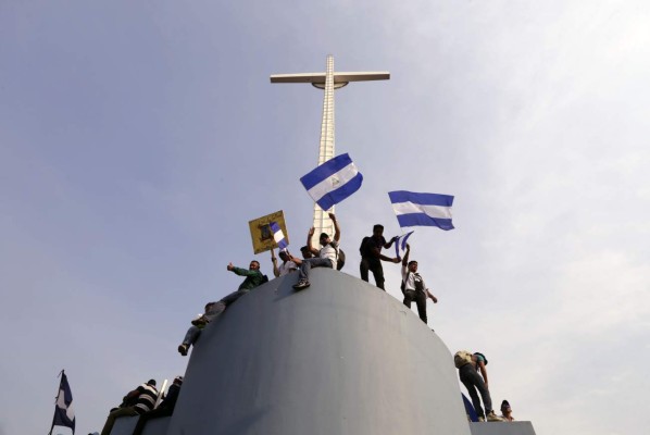 Nicaragua: Intimidan a Cardenal Brenes tras llamado a diálogo