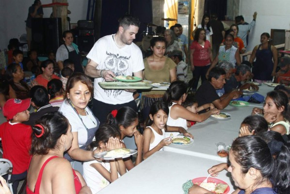 Manos Unidas en Cristo, la luz de los más necesitados en Navidad