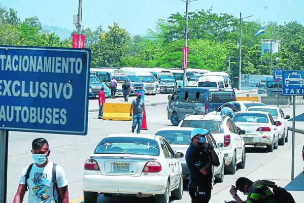 Por falta de pasajeros solo opera el 47% del transporte