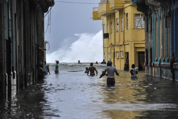 Irma deja a La Habana inundada y sin electricidad  
