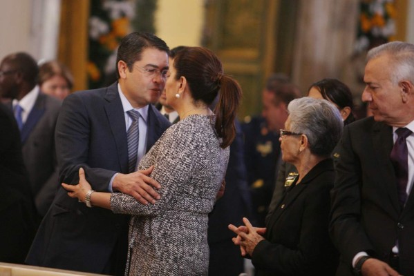 Primera dama dedica romántico mensaje al Presidente