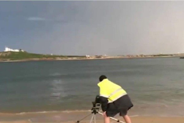 Quería captar una tormenta y le cae un rayo al lado