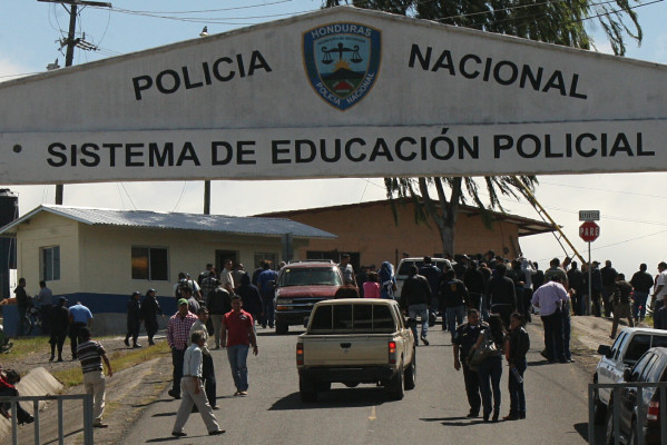 Separan a 12 altos oficiales de la Policía de Honduras