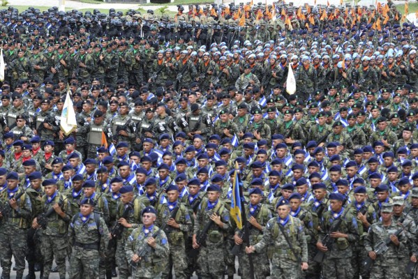 Condecoran a militares en el Día del Soldado hondureño