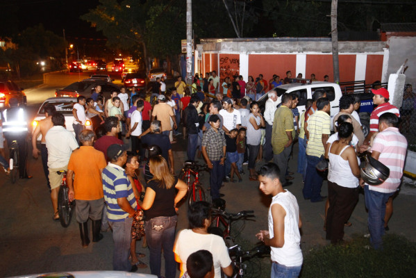 Balacera en 'car wash” deja tres muertos