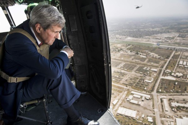 Kerry: 'Estrategia contra ISIS incluirá reestructuración del ejército de Irak'