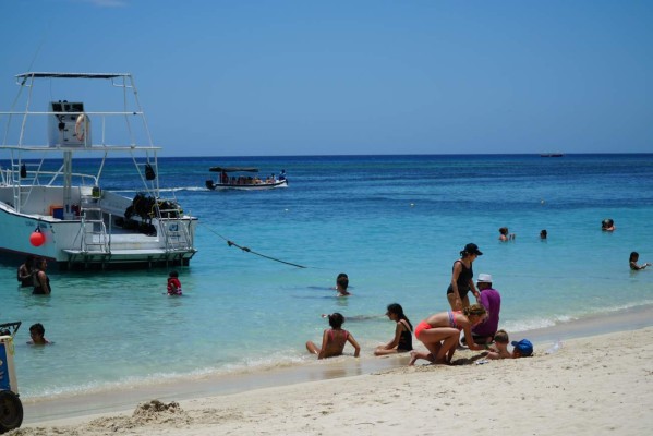 L2,352.2 millones dejan cruceros en Roatán en temporada 2016-17