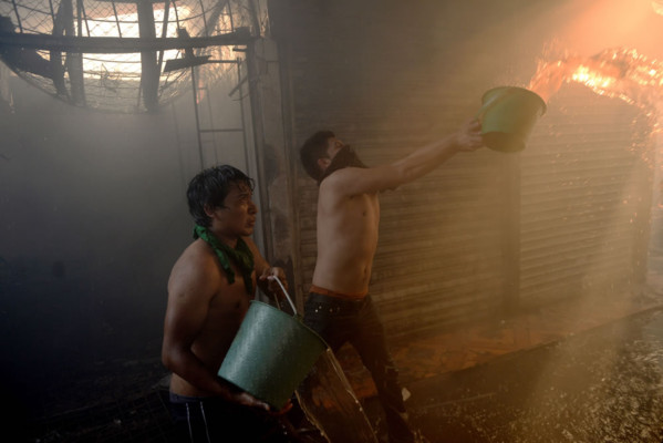 Incendio consume más de 500 locales en mercado de Guatemala