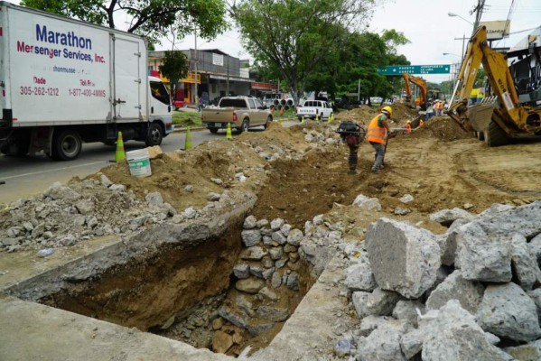 Por obras, abren vías alternas para la Juan Pablo Segundo