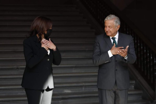 'Presidenta Kabala': Saludo de AMLO a vicepresidenta de EEUU se viraliza