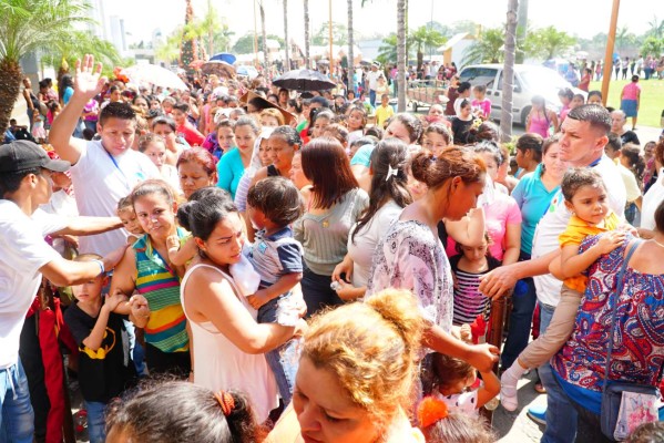 Voces de Esperanza entrega alimentos a miles de sampedranos