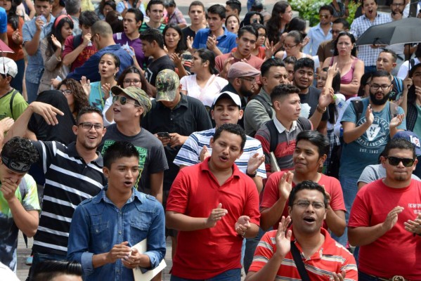 Julieta Castellanos convoca a clases y a un diálogo con estudiantes