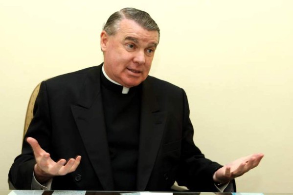 Vaticano sentencia a cura irlandés por abuso