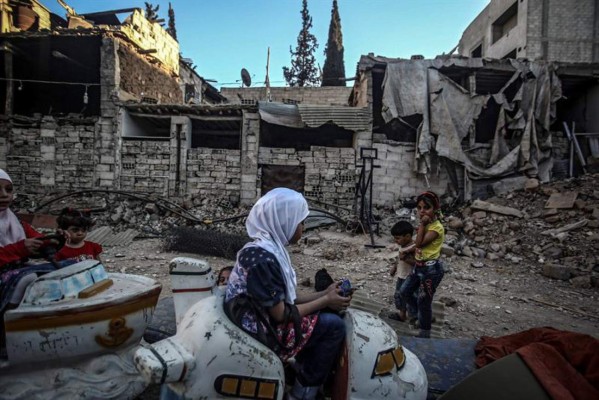 Ejército sirio se repliega para facilitar entrega de ayuda en Alepo