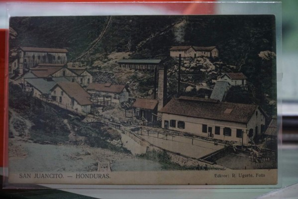 Registra la historia de Honduras en una colección de tarjetas postales