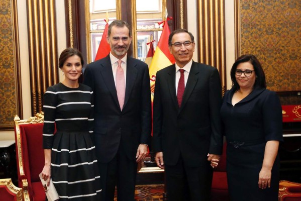 Reyes de España visitan Perú antes de asistir a Cumbre en Guatemala