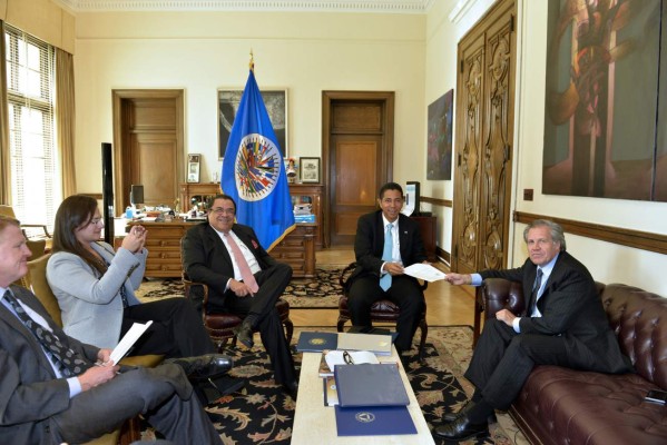 Gobierno pide apoyo a la OEA para depurar la Corte y Fiscalía