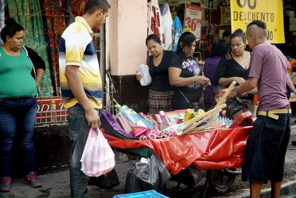 Instalan ventas de pólvora en el centro de San Pedro Sula