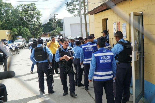 Policías y Secretaría de Seguridad se reúnen para solventar crisis interna