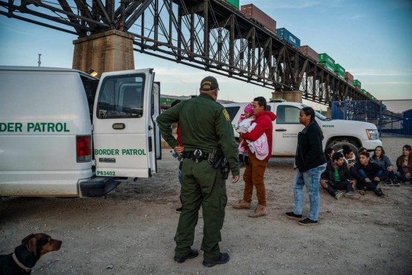 EEUU envía a más de 10 mil inmigrantes a México a esperar asilo