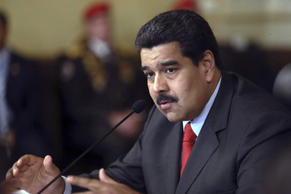 Fuerzas Armadas reiteran su apoyo a Maduro