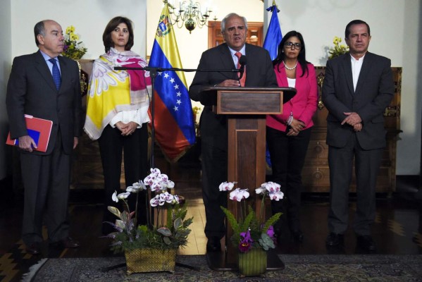 Unasur creará cadenas de distribución para combatir escasez en Venezuela