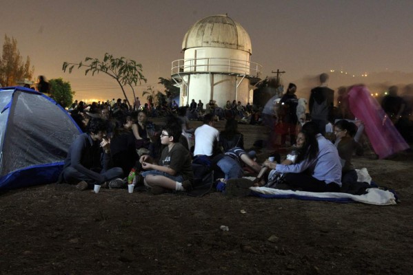 Por cuatro horas, el mundo se maravilló viendo al cielo