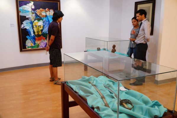 Armas y objetos de Morazán en exposición del museo del BCH