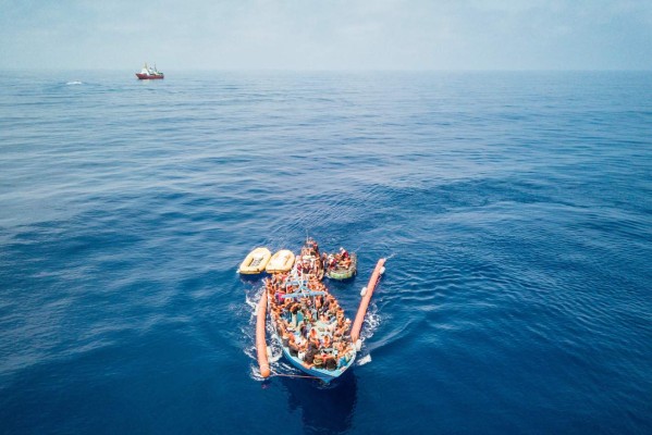 Once migrantes muertos y 263 rescatados en el mar frente a Libia   