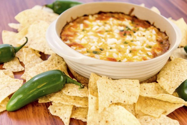 Dip de jalapeño con queso cheddar