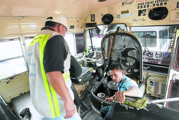 Tres mil buses inspeccionados en Semana Santa