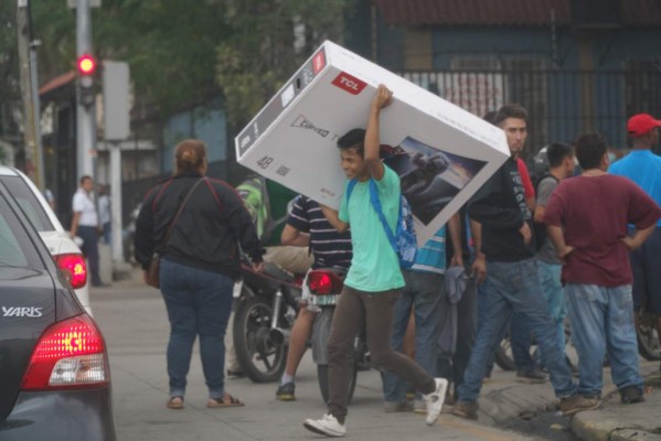 Darán ayuda a los negocios saqueados